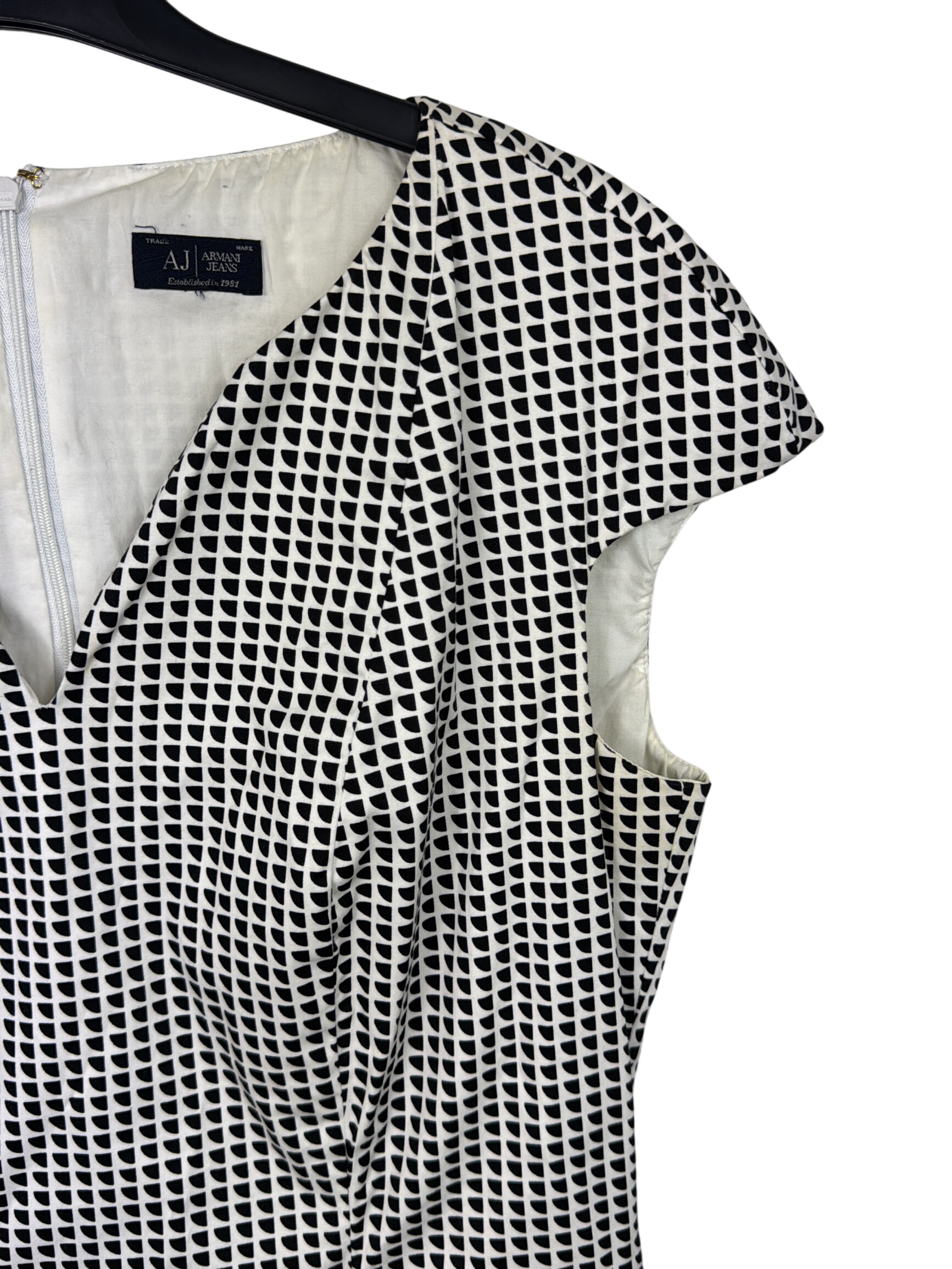 Robe Armani jeans noire blanche motifs graphiques 4XL/48/20 Très bon état - Vue 2 - 
